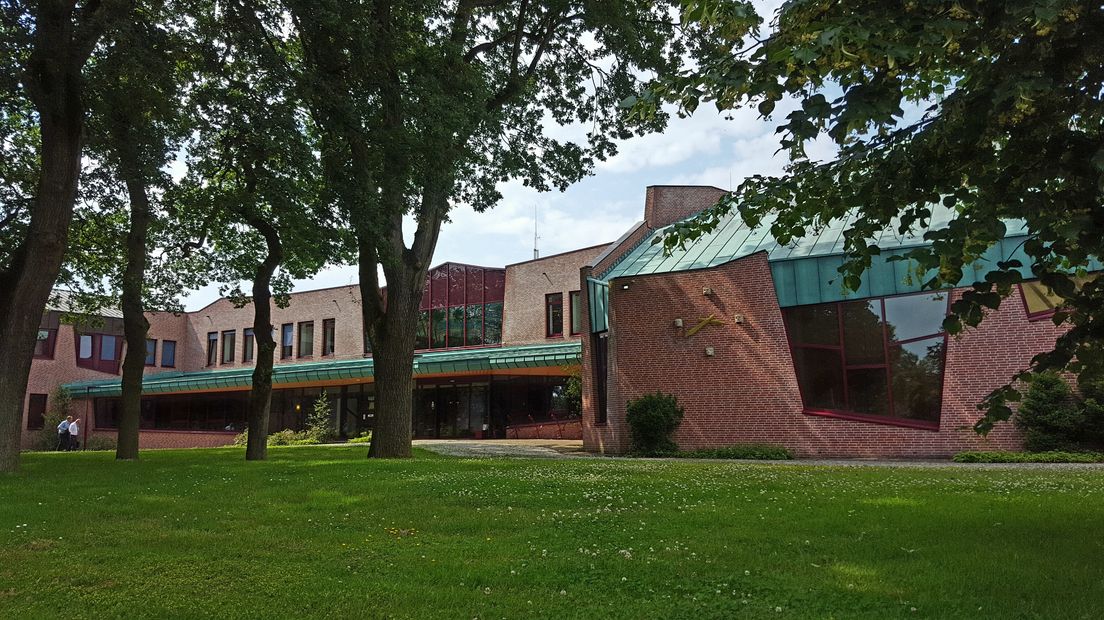 Ook de hal naar de bestuursvleugel is nu beveiligd (Rechten: RTV Drenthe/Steven Stegen)