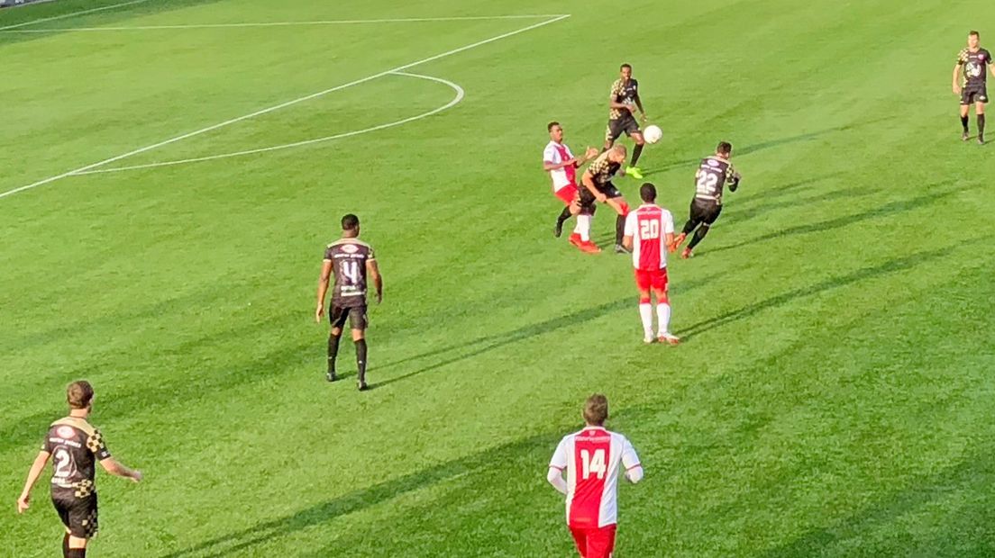 IJsselmeervogels moest lang opboksen tegen de verdediging van Kozakken Boys