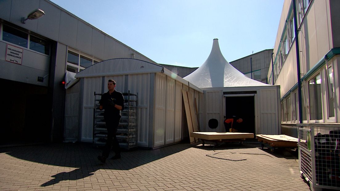 Ziekenhuis Adrz bouwt tent voor toestroom patiënten eerste hulp