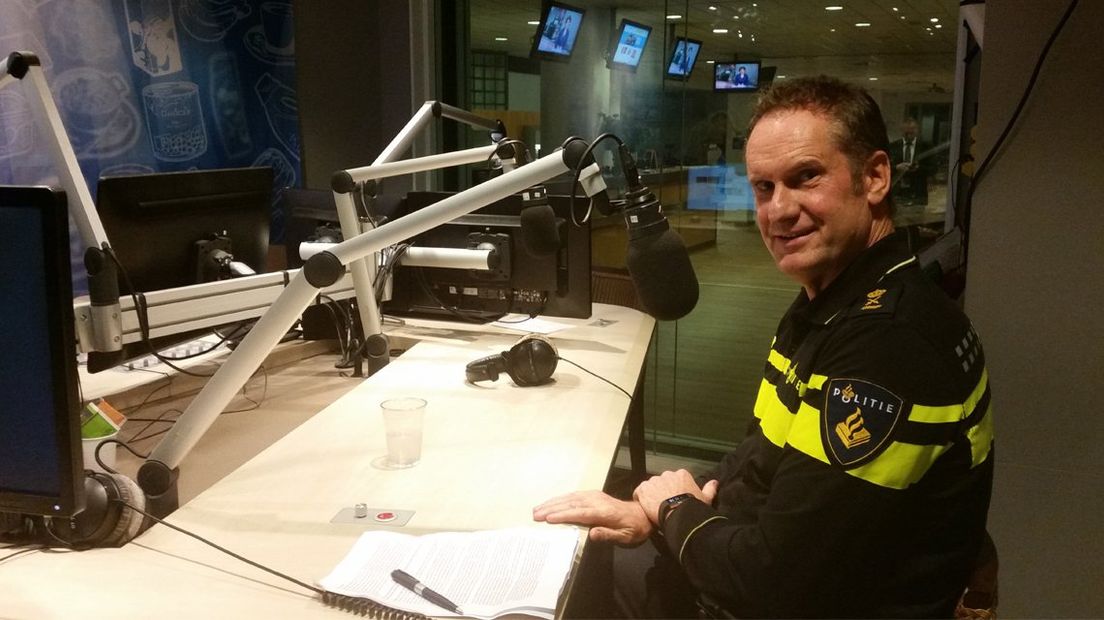 De Haagse politiechef Paul van Musscher te gast bij Studio Haagsche Bluf.