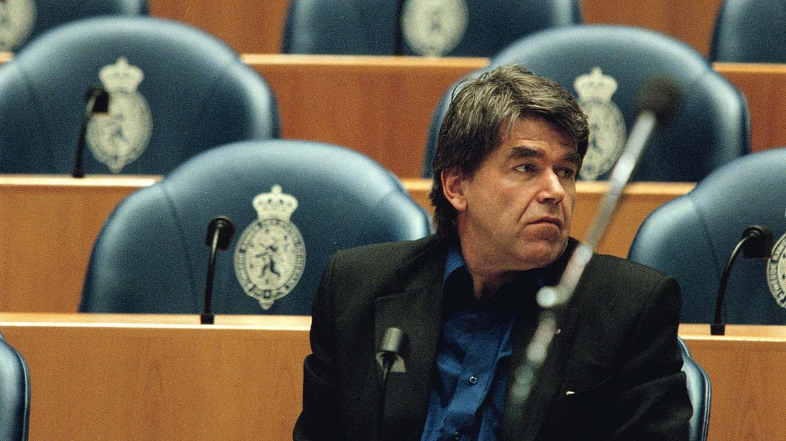 Bert Middel in 2000, in de Tweede Kamer