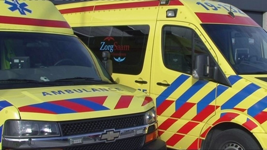 Twee ambulances van ziekenhuis ZorgSaam