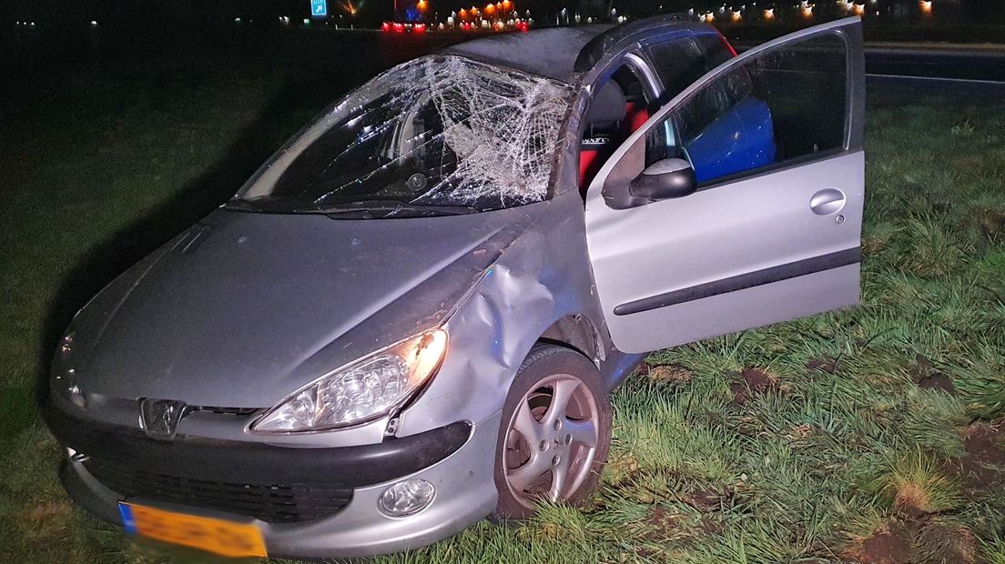 Auto slaat over de kop op A37 bij Hoogeveen