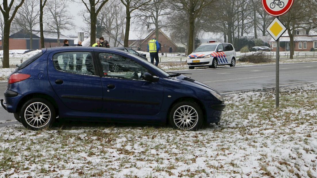Botsing tussen twee auto's op N754
