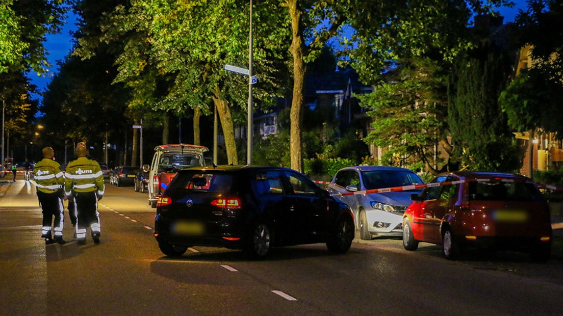 De politie heeft bij een controle op de Hatertseweg in Nijmegen geschoten.