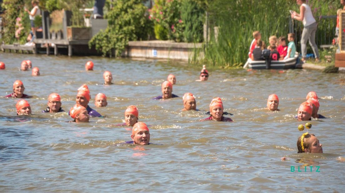 Zwemmen in de Lee voor het goede doel