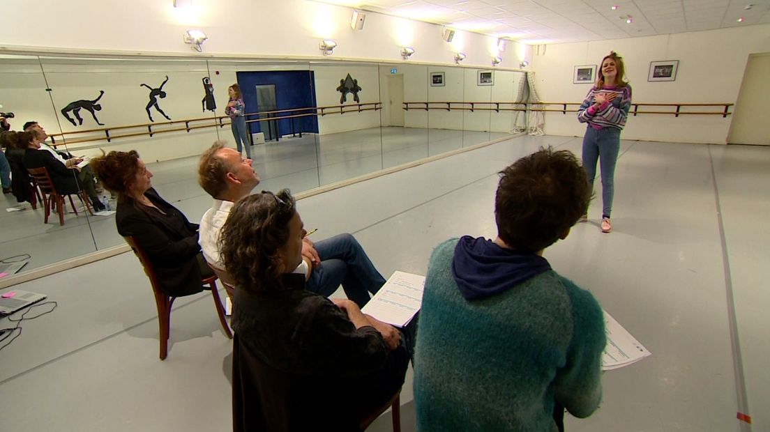 Iemand doet auditie voor de hoofdrol in Noord op de Schaal van Richter