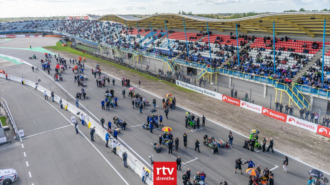 Leon Haslam heeft de eerste wedstrijd in de British Superbikes in Assen gewonnen (Rechten: RTV Drenthe / Kim Stellingwerf)