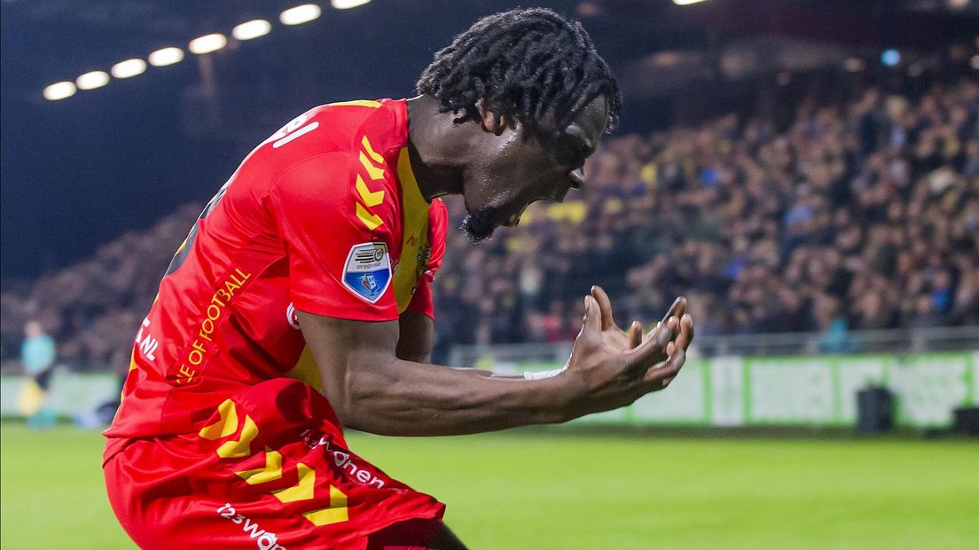 Elvis Manu baalt na een gemiste kans