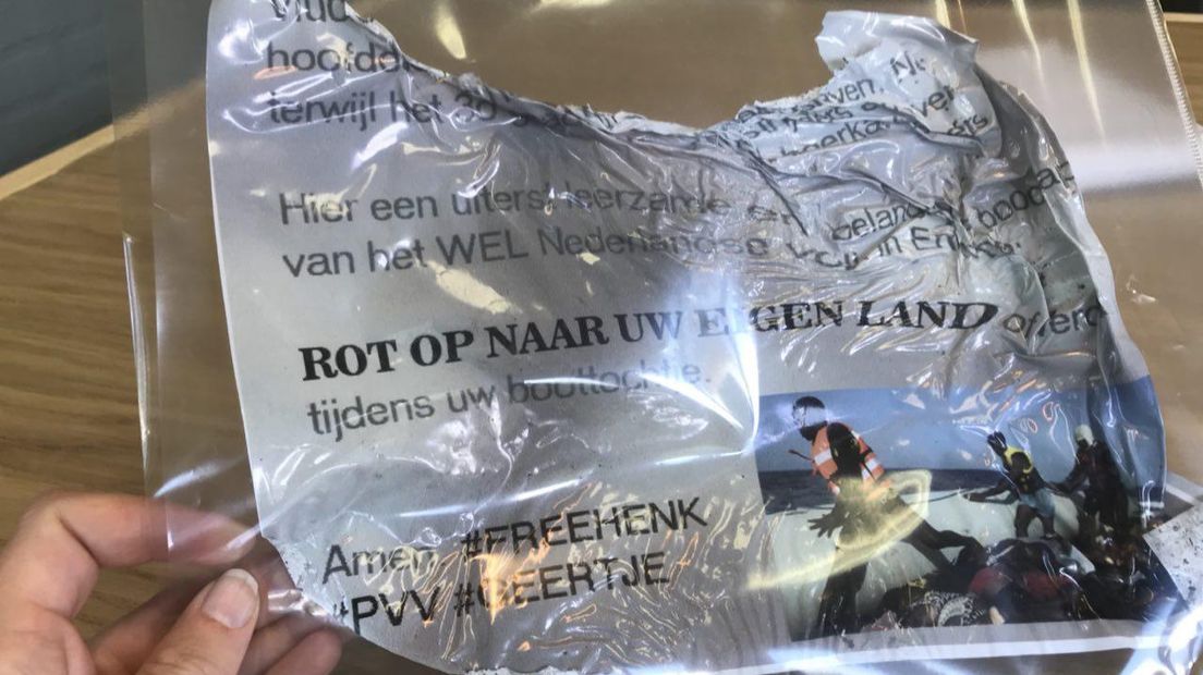 Er werden in Emmen pamfletten met discriminerende teksten opgehangen (Rechten: RTV Drenthe)