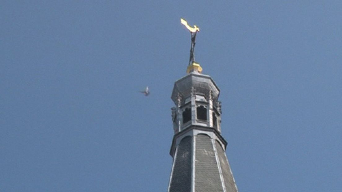 Op de Martinitoren in Doesburg kan zaterdag op Koningsdag gewoon gevlagd worden.