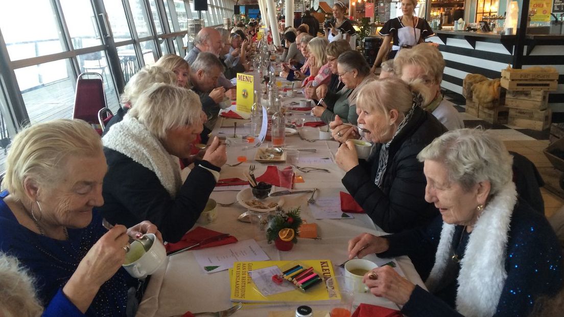 Een kerstlunch voor eenzame ouderen