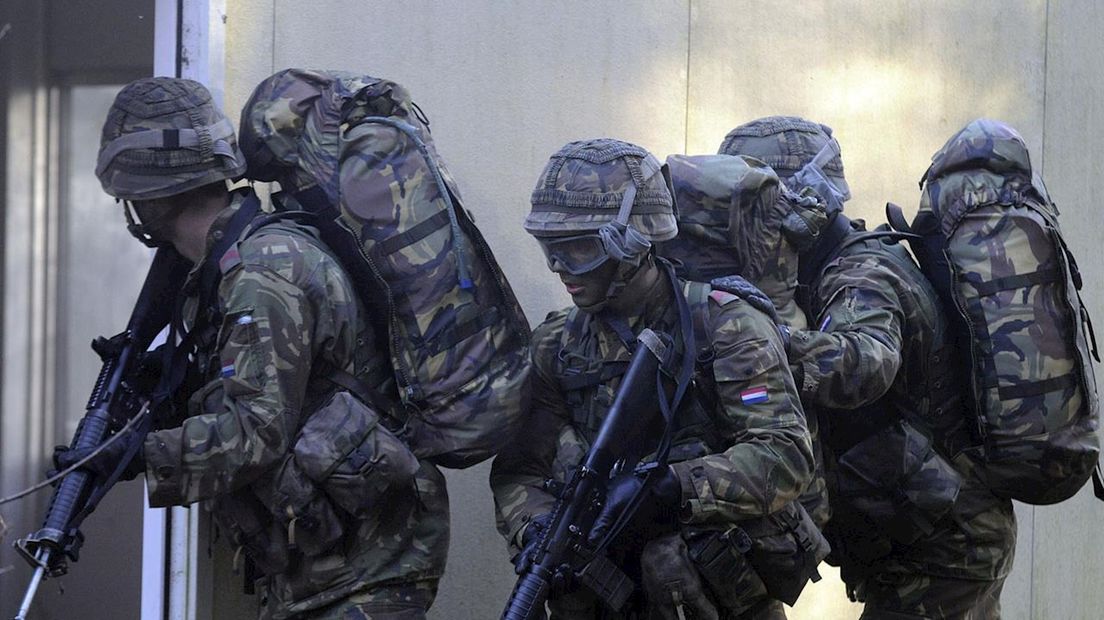 Militairen oefenen in Overijssel