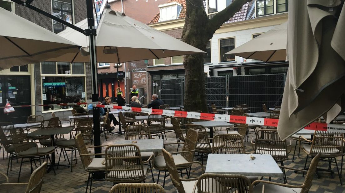 Burgemeester Marja van Bijsterveldt spreekt betrokkenen. 