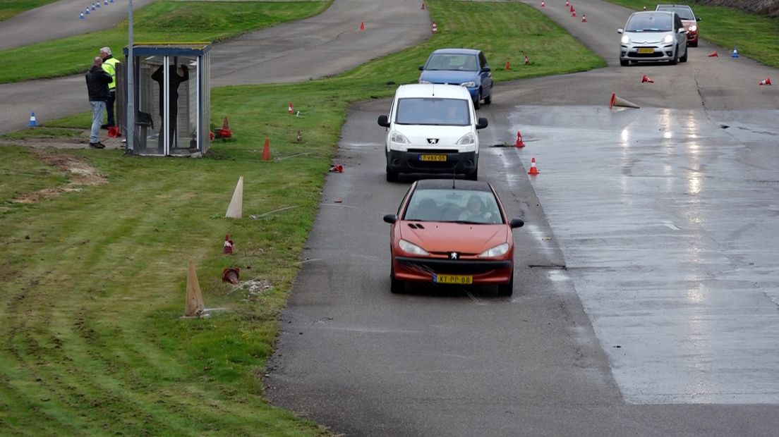 Mantelzorgers tijdens de rijvaardigheidstraining
(Rechten: Steven Stegen / RTV Drenthe)