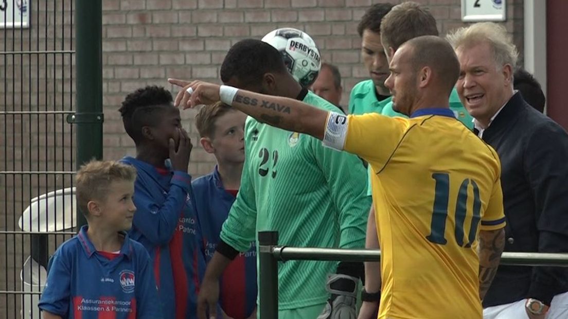 Het was voor de spelers van NEC een bijzondere ervaring om tegen Wesley Sneijder te spelen.