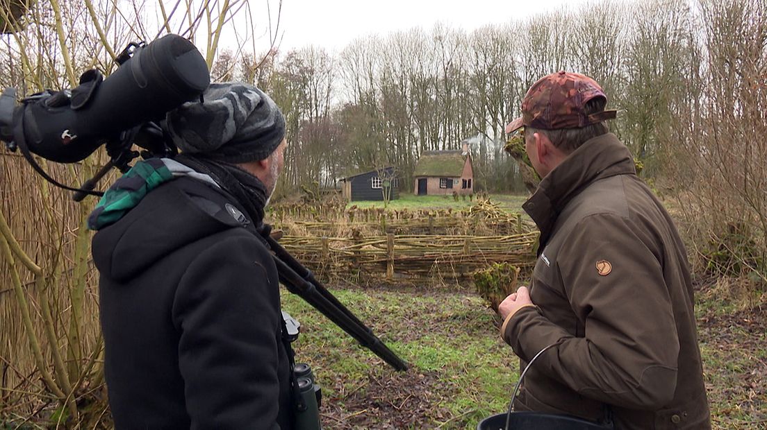 Eddy en René bij het kooikershuisje