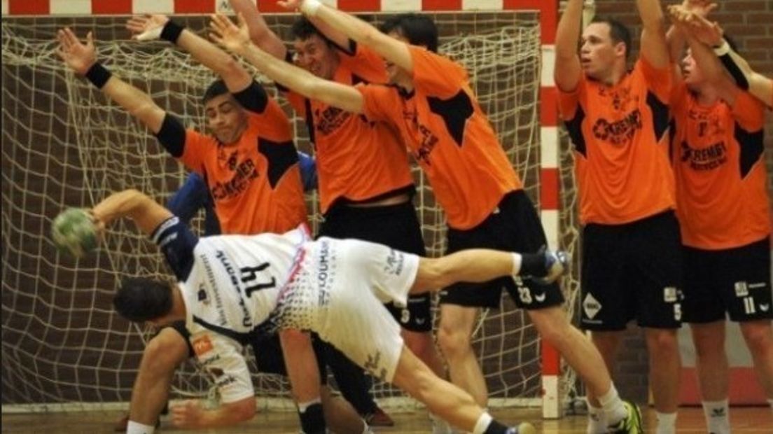 Ronald Suelmann, tweede van rechts, blijft bij Hurry Up