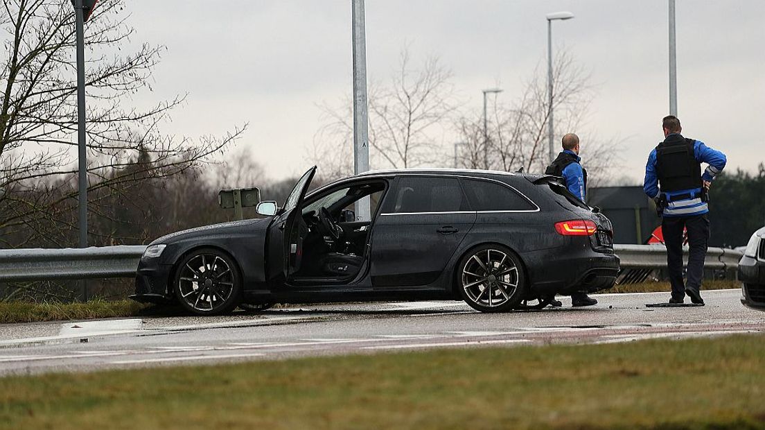 Plofkrakers rijden met hoge snelheden terug naar Nederland en crashen dan soms.