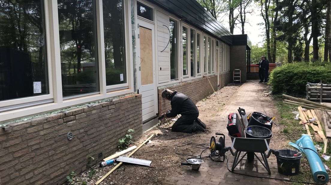Het complex in Geeuwenbrug van 's Heeren Loo moet in oktober klaar zijn voor de eerste bewoners (Rechten: Margriet Benak / RTV Drenthe)
