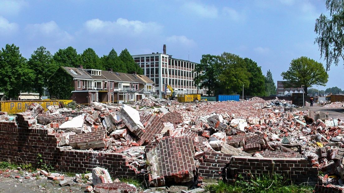 Schade na de vuurwerkramp van 13 mei 2000