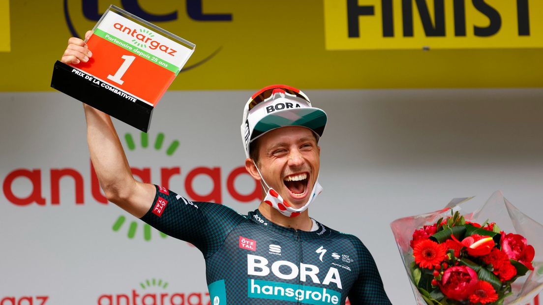 Schelling is de strijdlustigste renner van de eerste etappe en mag het rode rugnummer dragen