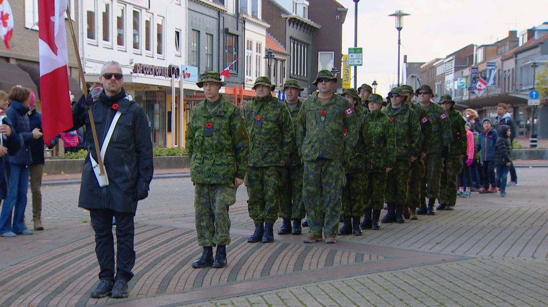 Canadese soldaten herdenken bevrijding van Zeeuws-Vlaanderen