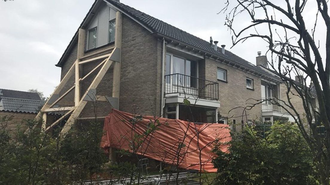 In de Oudgenoegstraat zijn huizen beschadigd door verzakking