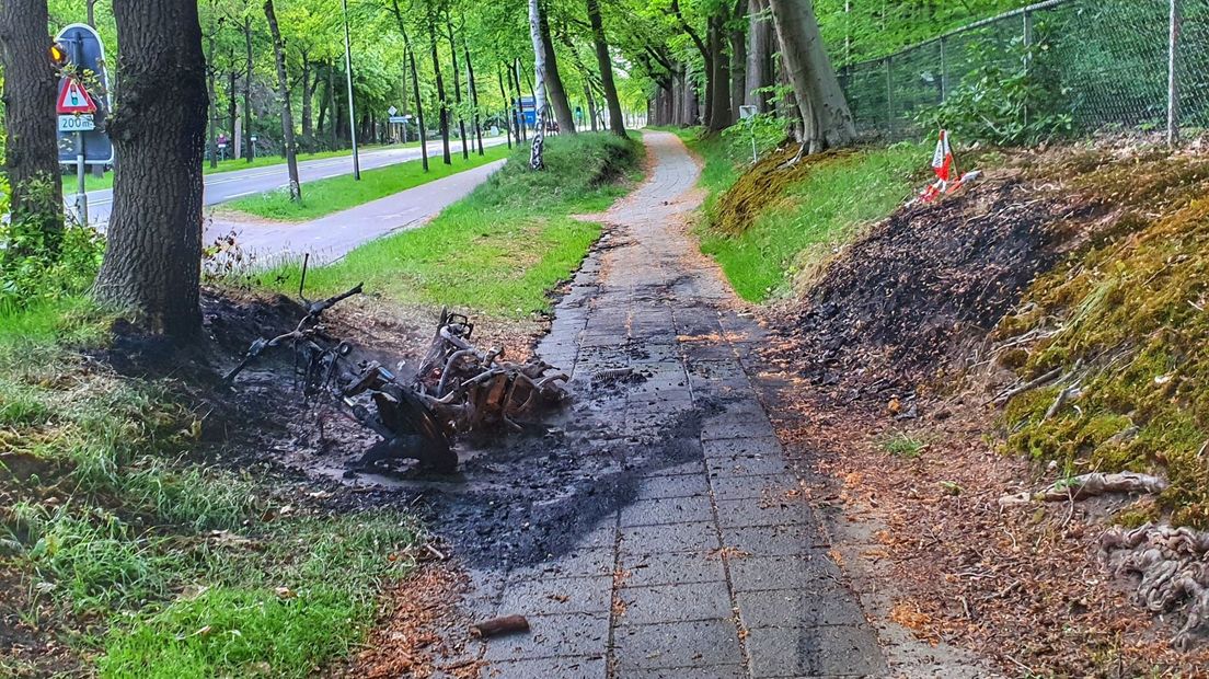 Deelscooterbrand op de Utrechtseweg.