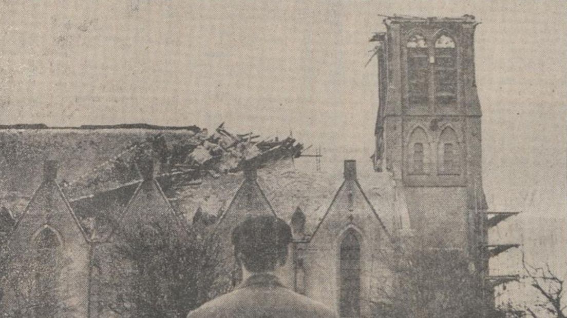 De door de storm onthoofde Willibrorduskerk in Sappemeer