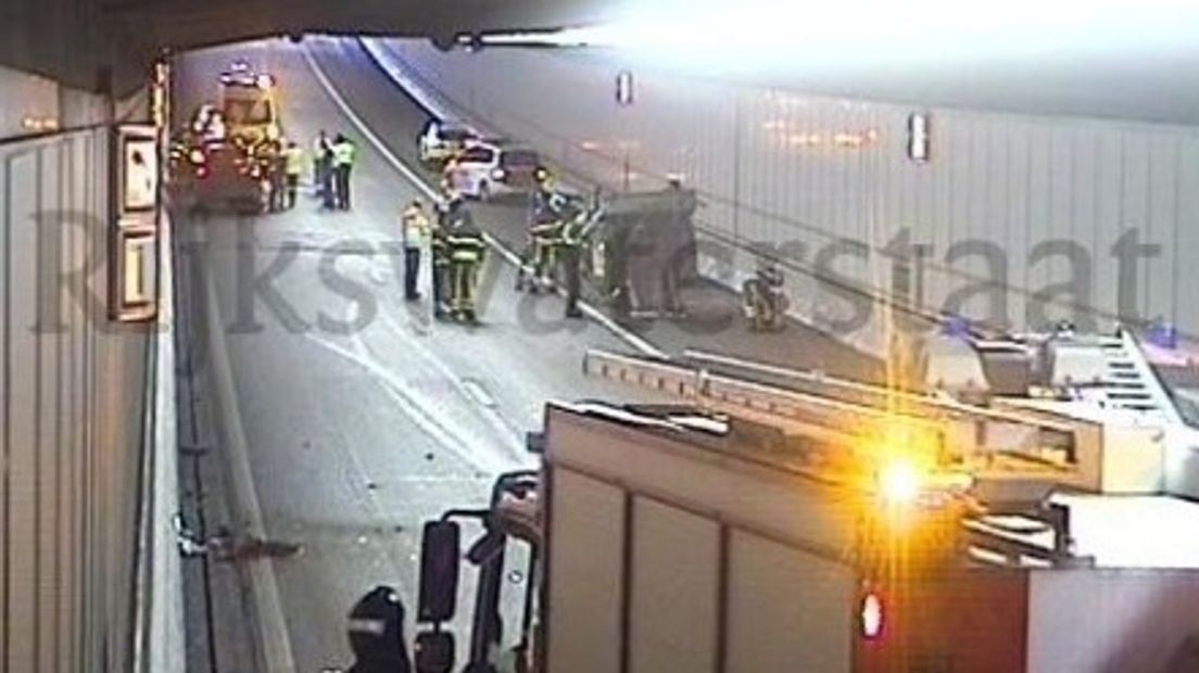 Ongeluk in Vlaketunnel: weginspecteur aangereden (video)