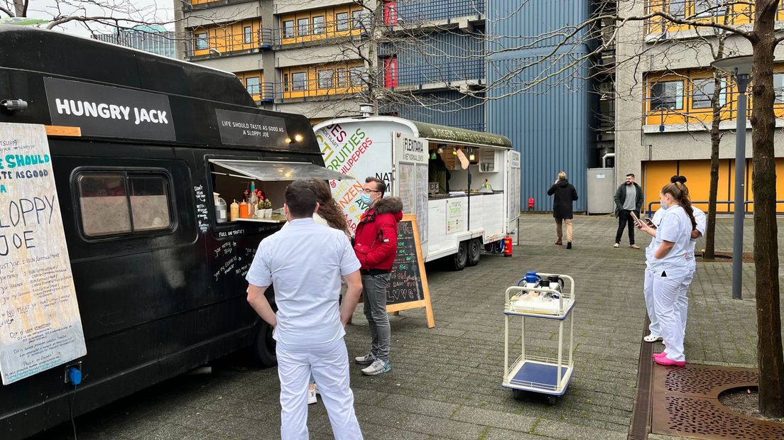 De foodtrucks bij het LUMC