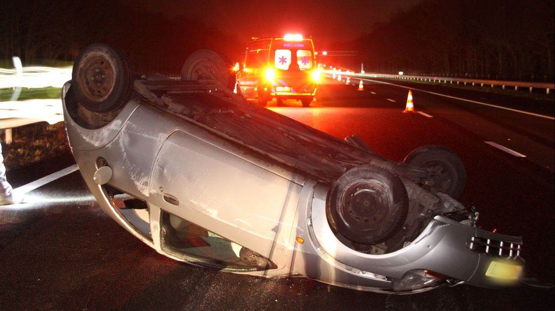 Inhaalpoging op A1 bij Bornerbroek gaat mis, bestuurder te veel gedronken - RTV Oost