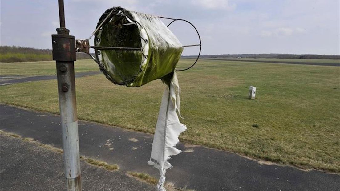 EOD start met ruimen bommen op luchthaven