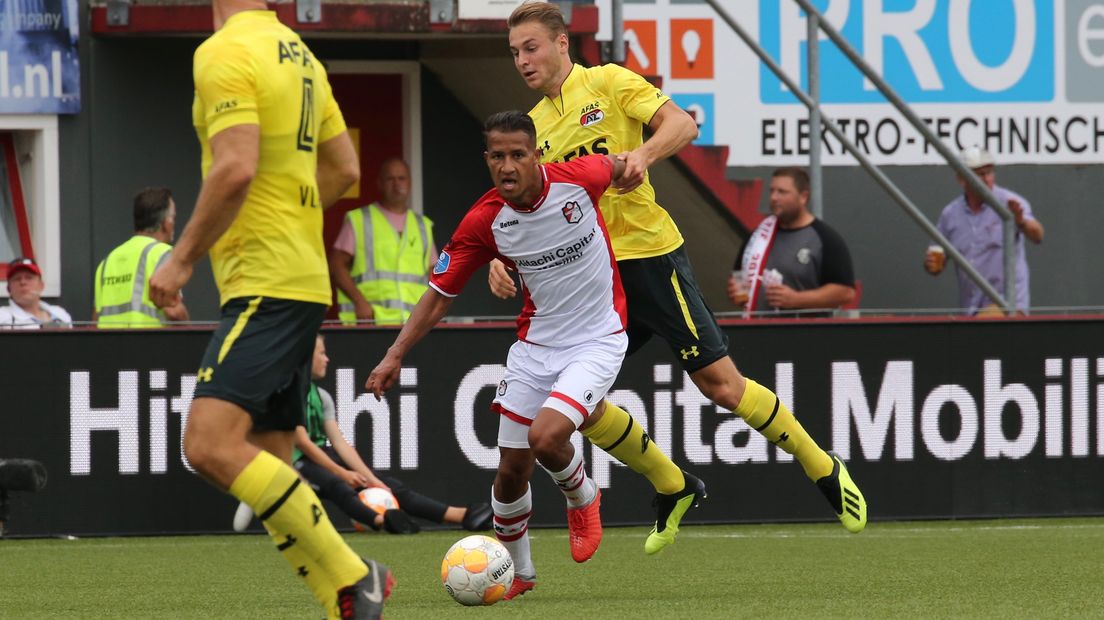 Luciano Slagveer start tegen PEC Zwolle weer in de basis (Rechten: Gerrit Rijkens)