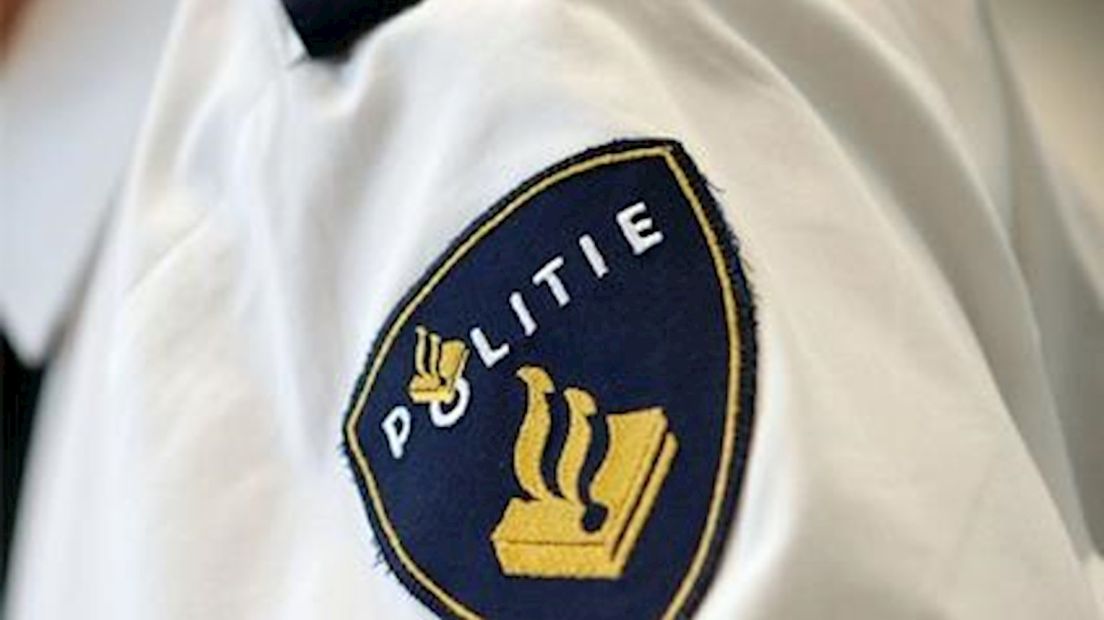 Spiegels van auto's vernield in Almelo