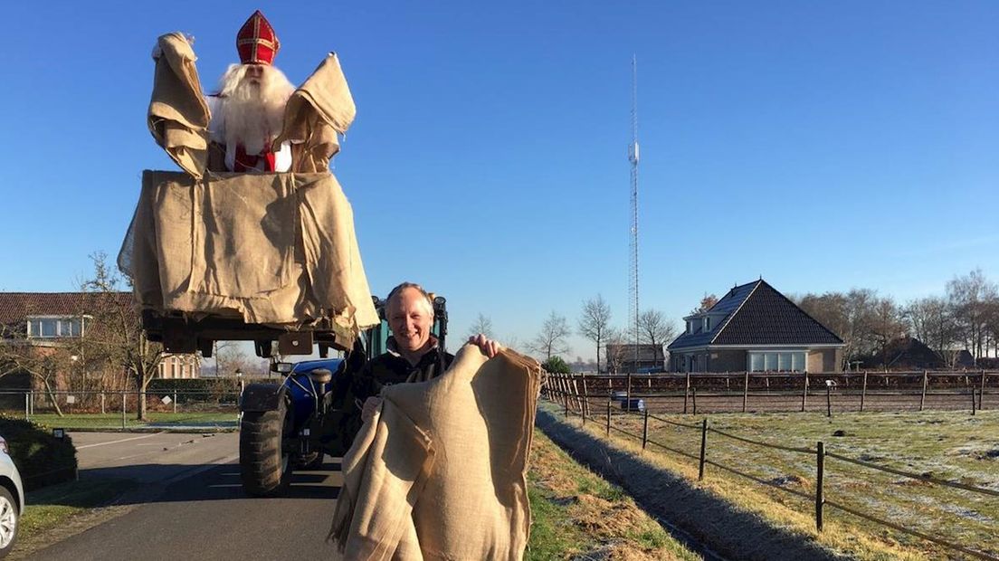 Sinterklaas en varkenshouder Johnny Hogenkamp