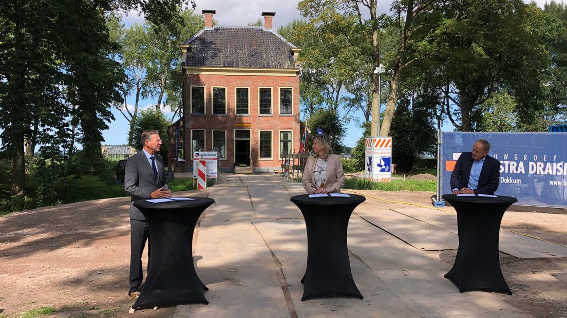 De ondertekening van het bouwakkoord in Wirdum