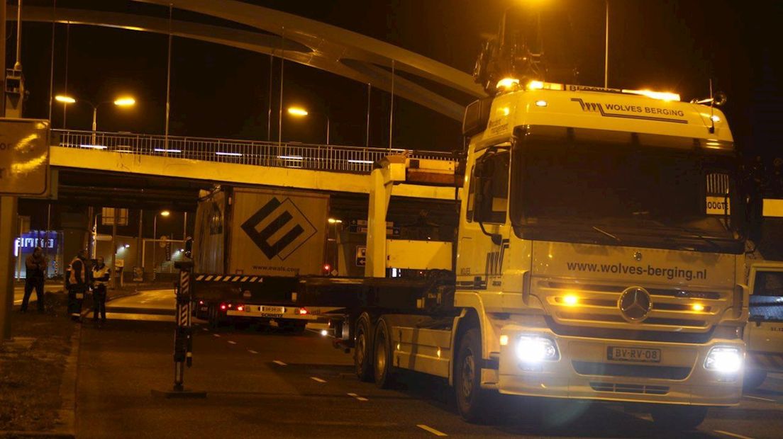 Hoogtebalk opnieuw geramd door vrachtwagen