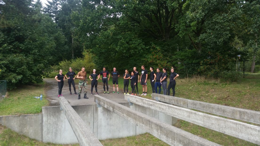Het team oefent bij de mariniers in Doorn.