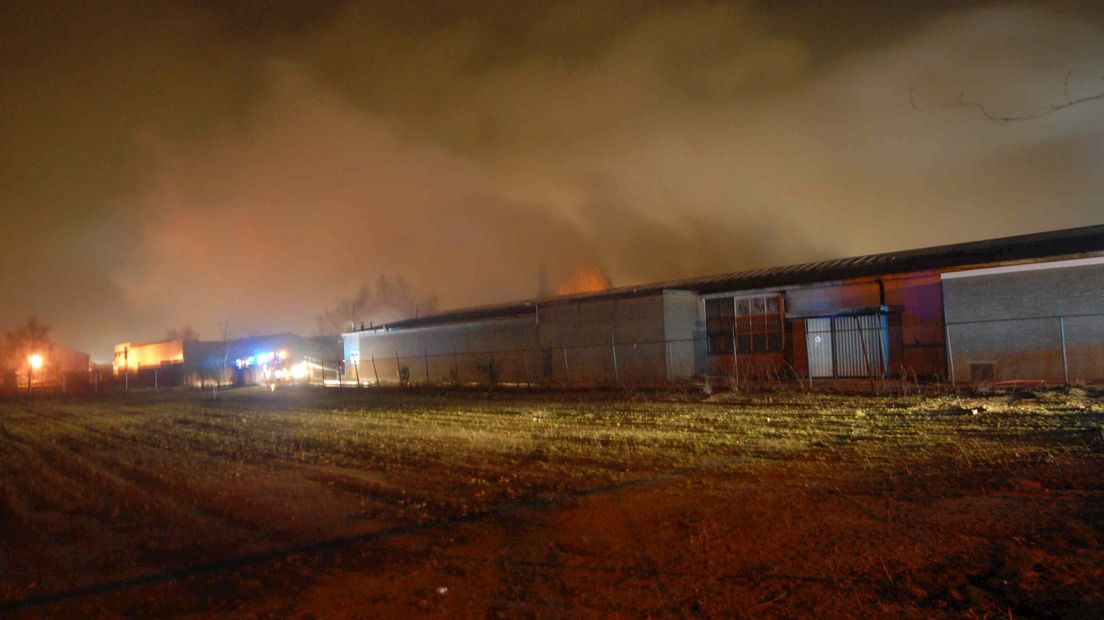 Grote brand in loods Enschede