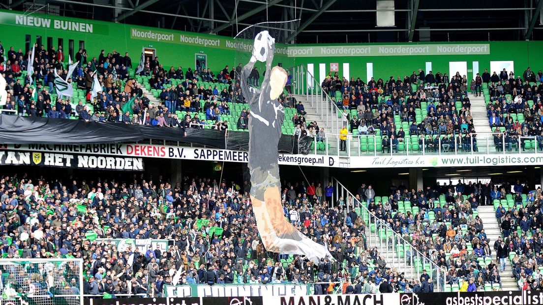 FC Groningen fans eren Tonny van Leeuwen