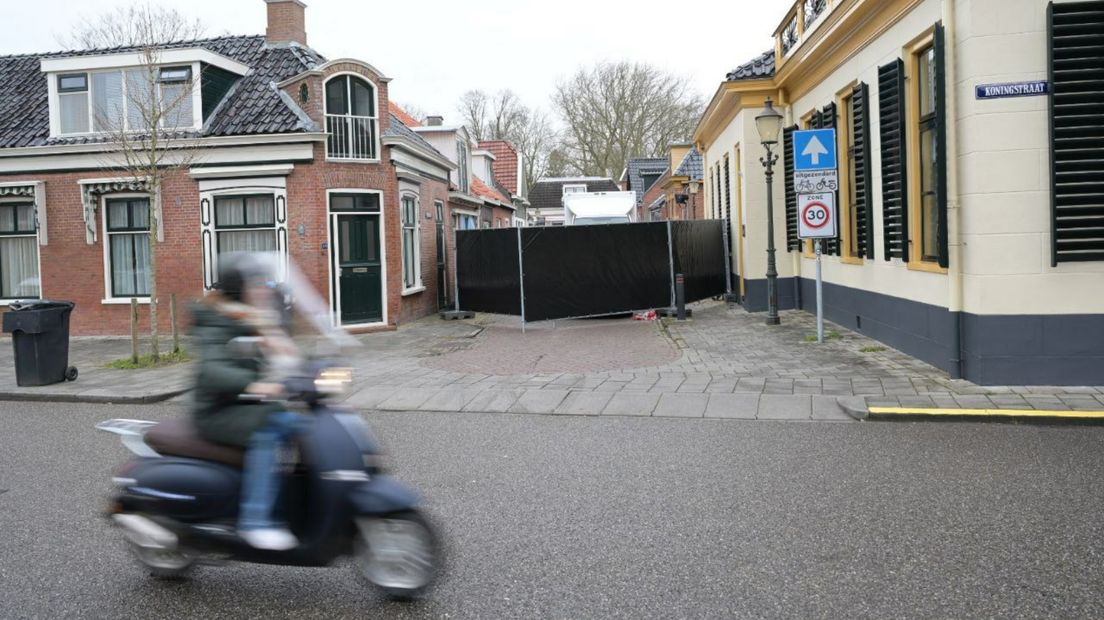 Het politieonderzoek bij de woning in Appingedam