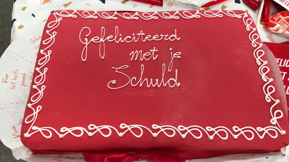 Taart waar voorbijgangers van mogen eten.