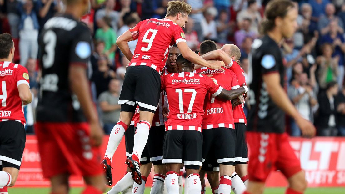 PSV viert één van de vier treffers tegen FC Utrecht