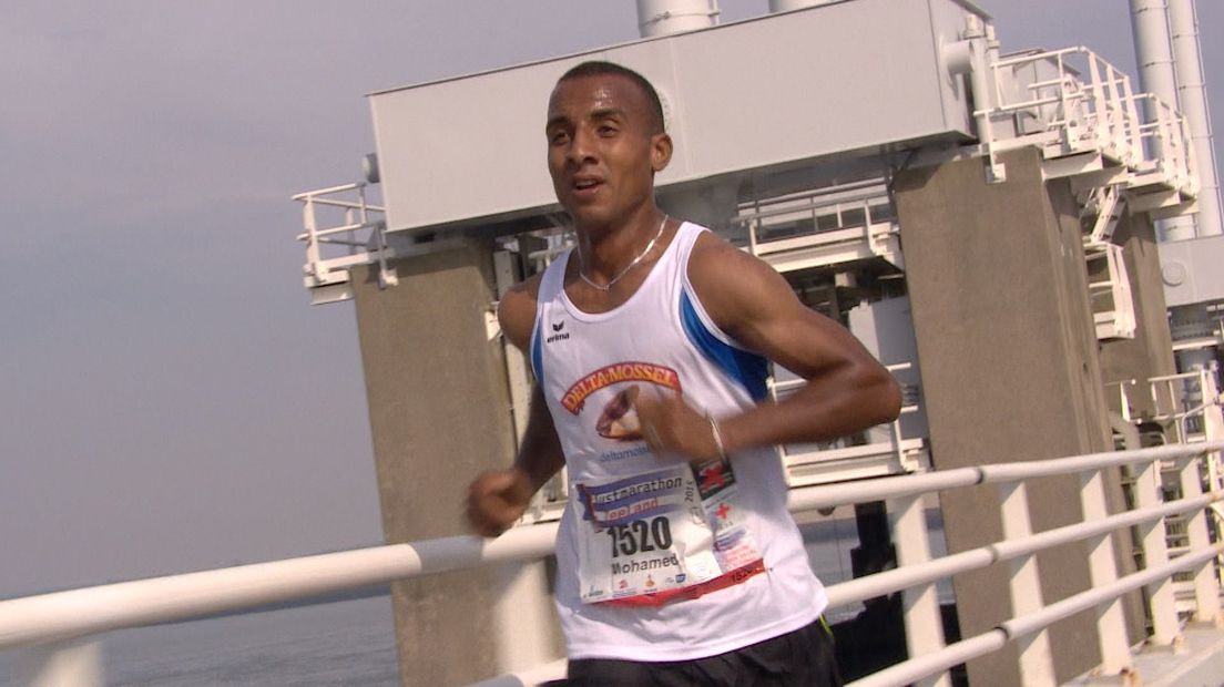 2015 atletiek Kustmarathon Zeeland Mohamed Oumaarir