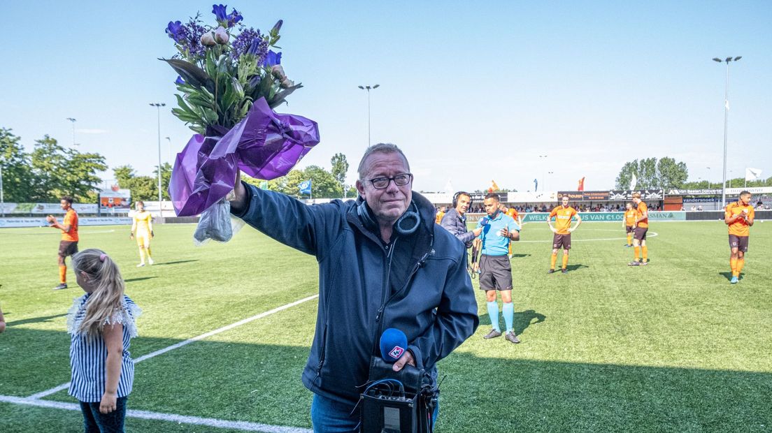 Willem van Zuilen in tranen bij zijn afscheid tijdens Katwijk - De Treffers