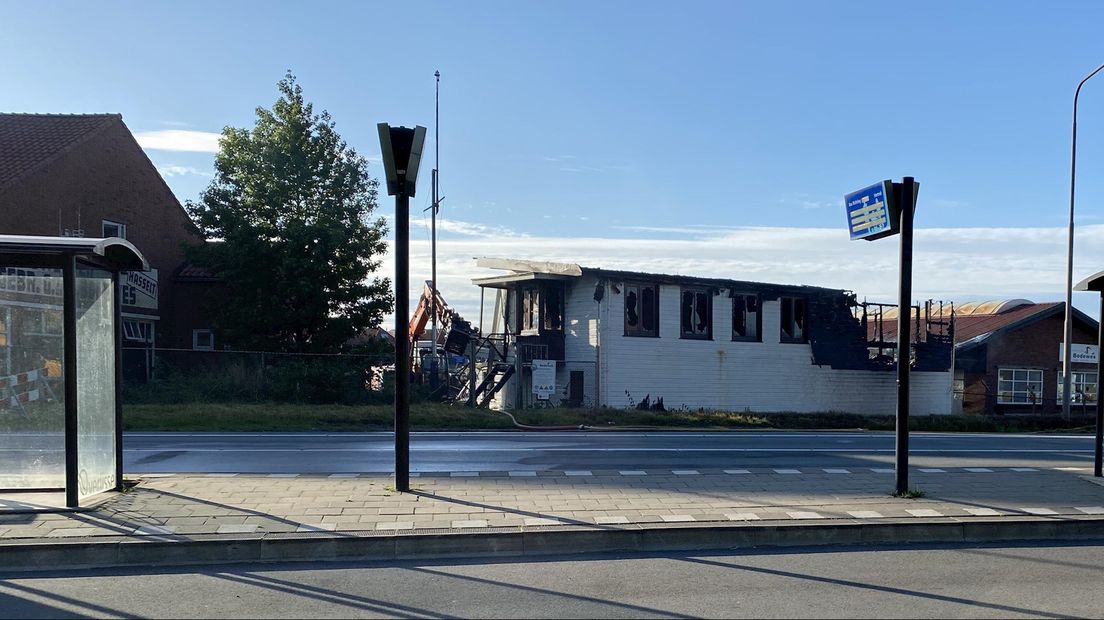 Het oude kantoorpand van Bodewes in Hasselt is door brand verwoest