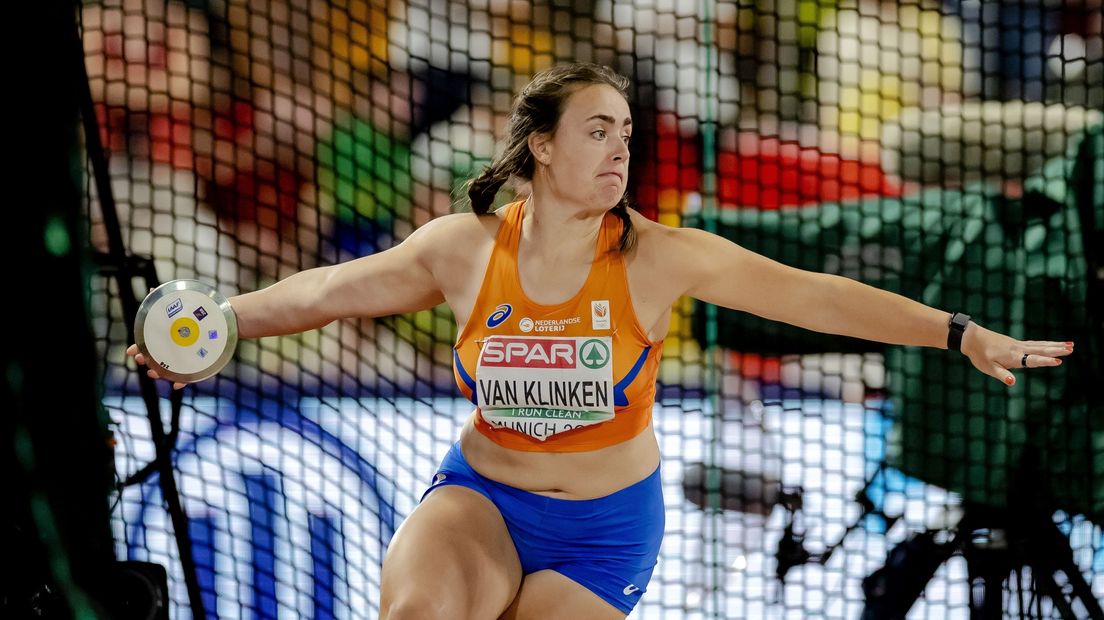 Jorinde van Klinken in actie tijdens de finale van het discuswerpen