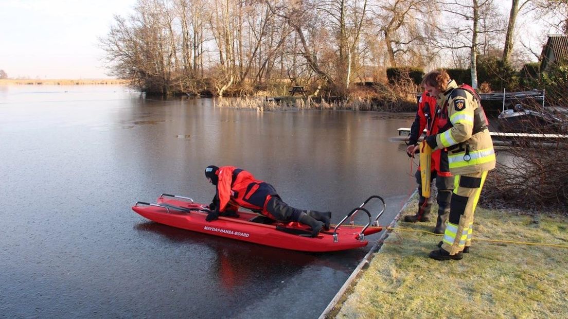 De reddingsslee wordt gelanceerd